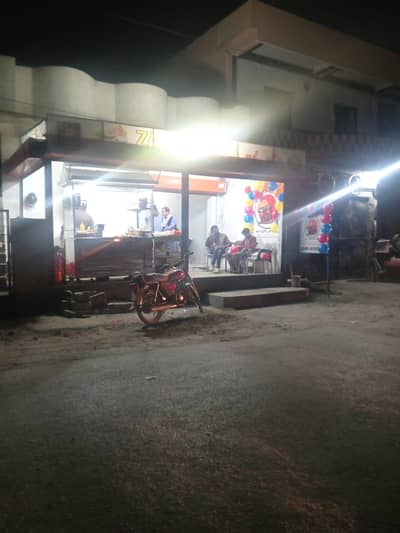 Furnished Burger and Shawarma Shop Available