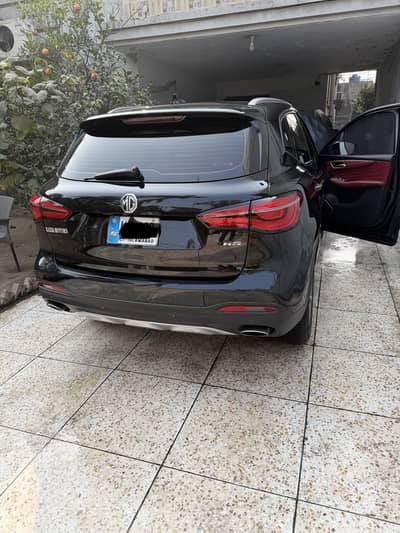 Mg HS new meter 2021 black red interior