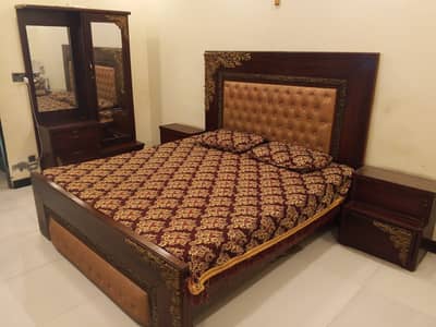 bed//bed for sale//Bed set//Bed dressing//Wooden bed/Furniture/Bed set