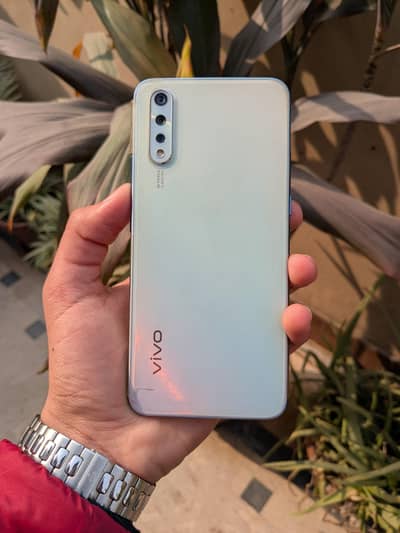 Vivo S1