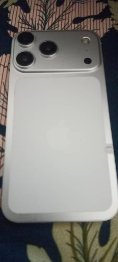 I phone XR converted into 17 Pro