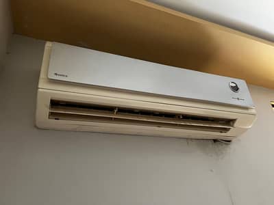 Gree 1.5 ton split ac non inverter