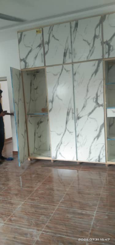 2 MARLA ROOM LIKE NEW