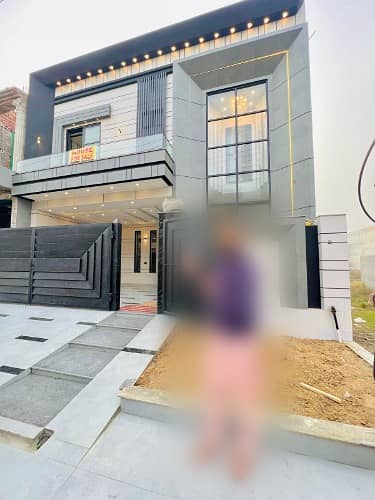 A Palatial Residence For Sale In LDA Avenue - Block M Lahore