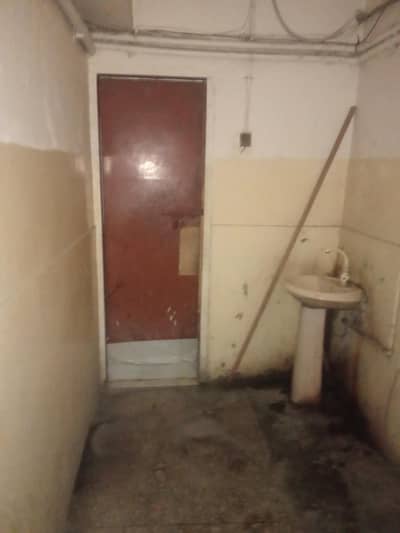 Shara e fasil shop 80 feet and 100 feet first floor