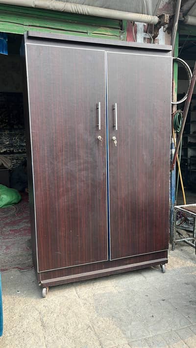 wardrobe  / almari