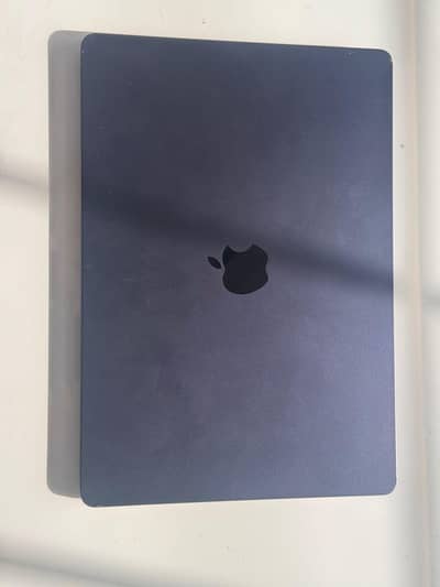 Macbook air m2 15inches