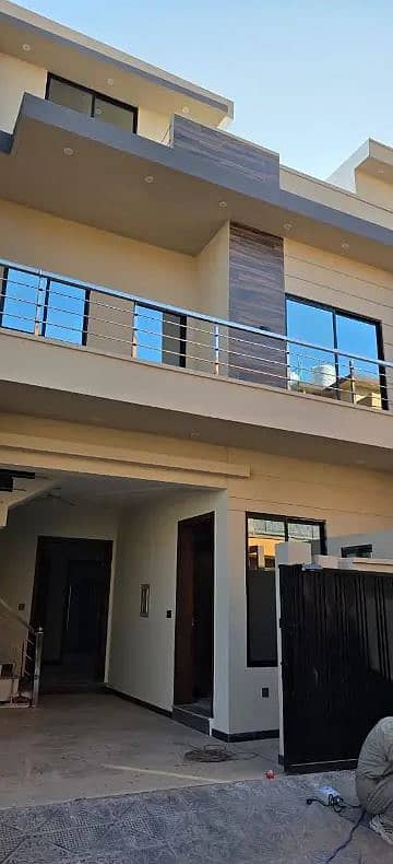 G 14 5 MARLA HOUSE AVAILABLE FOR SALE