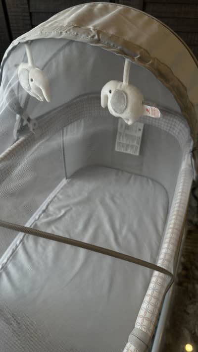 Mastela 4-in-1 Mulifuctional Bassinet and Electric Swing