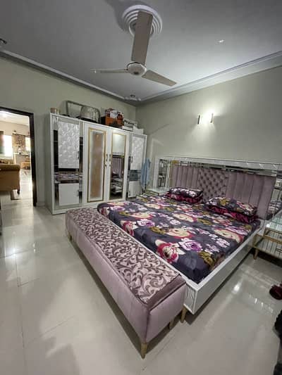 three bed dd portion for rent in johar