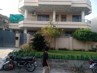 I-8 One Kanal Ground Portion With Separate Gate For Rent.