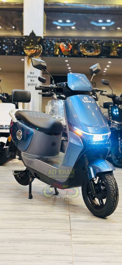 METRO YADEA EVEE EV ELECTRIC SCOOTY SCOOTER GIRLS BOYS LADIES FEMALE