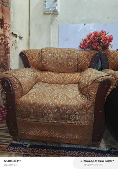 5 seater sofa. Whatsapp 03125322742