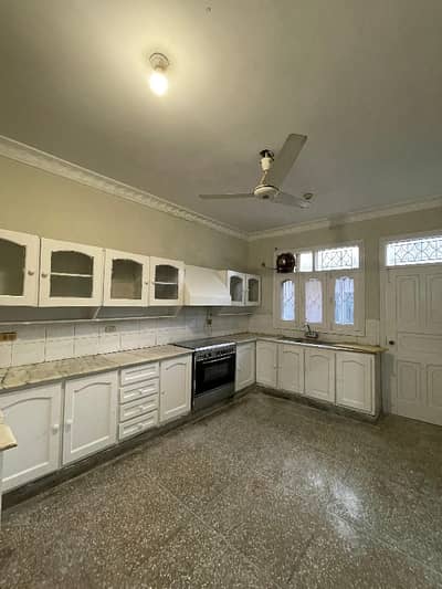 4 Bed House For RENT In F-10 Islamabad