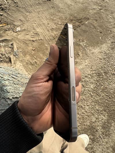 16 pro max desert gold 256 gb 100% battery health