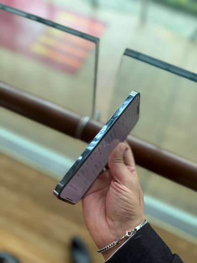 IPhone 13 Pro Max – 512 GB – PTA Approved & Apple Watch Series 5