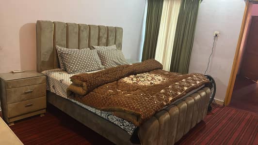 complete bed set dressing and setty for sale on urgent basis