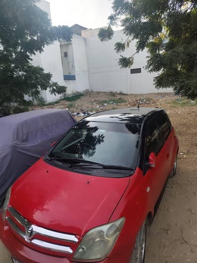 TOYOTA I. S. T 1.3 japani