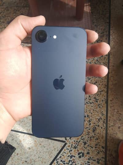 IPhone 16e with 10/10 Conditions Jv