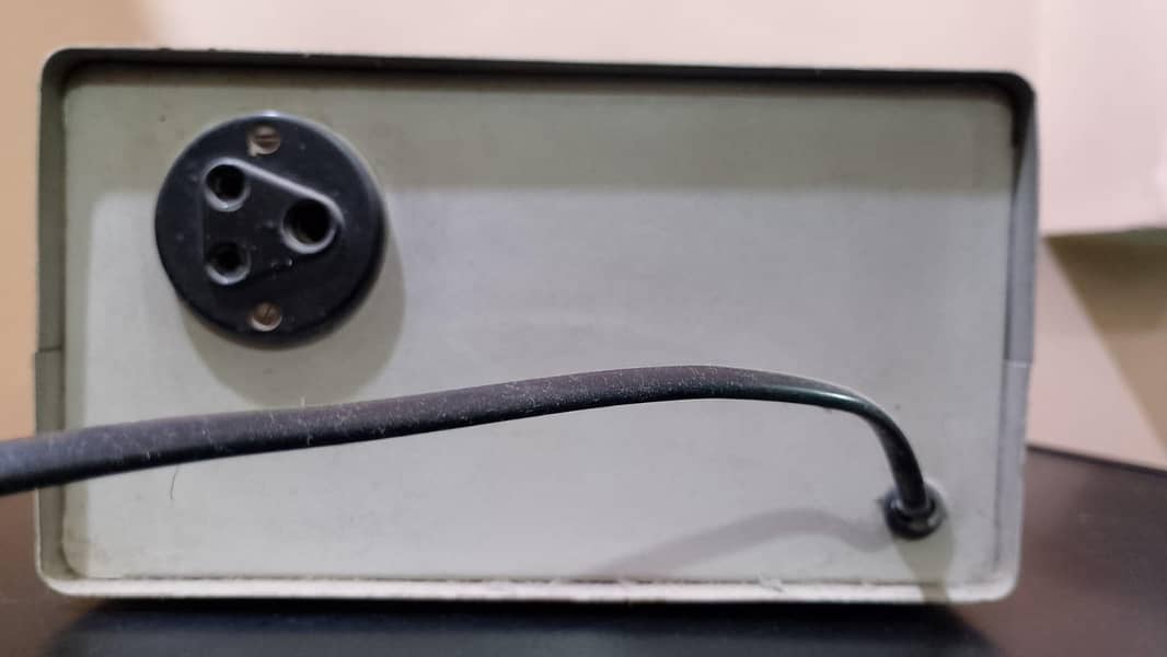 Stabilizer 2000 Watts 1