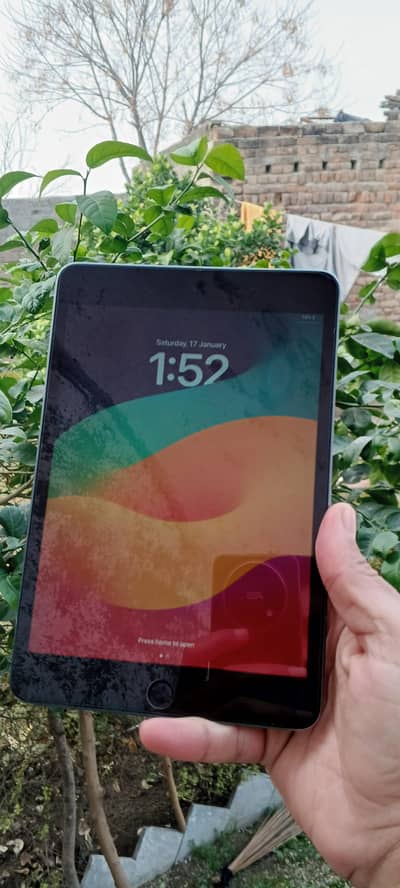 iPad mini 5th generation 64 gb /
