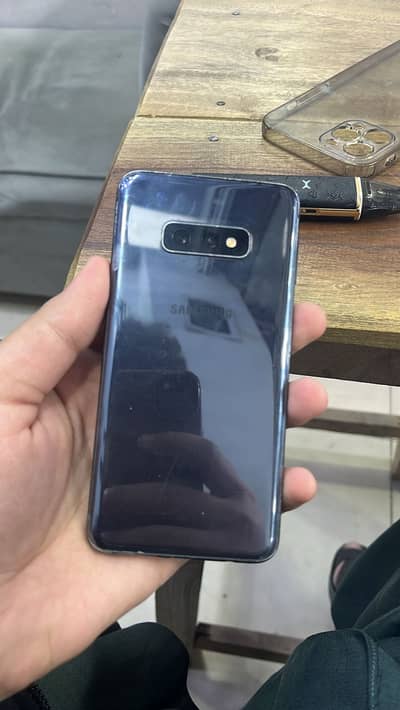 Samsung S10e
