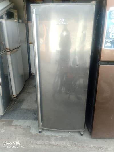 Dawlance Vertical Deep Freezer