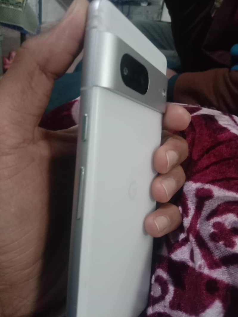Google Pixel 7 3