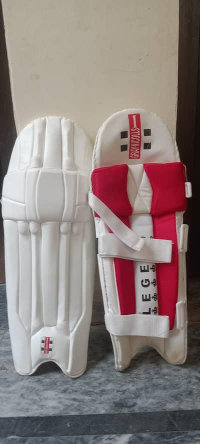 new helmet and pads  old price pr available Abhi rabta kryn