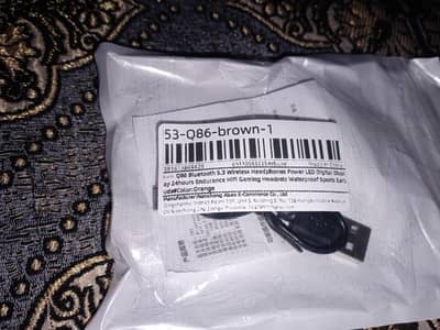 Q86 Airpods brown colour