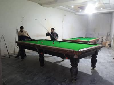 snokar table sale Lahore size 5/ 10 condition use