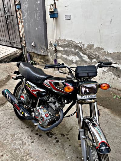 Honda cg 125 ha 24 model koi bi masla nai ha urgent sale krna ha