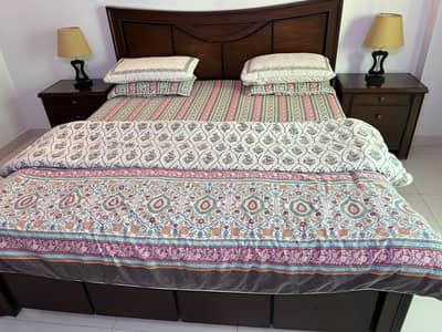 King Bed with 2 Side Tables and a small dresser