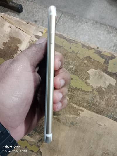 32GB Apple model 7 Rose Gold Color