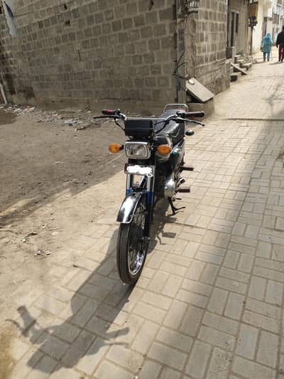 honda 125 . . . . . 2023 model black color