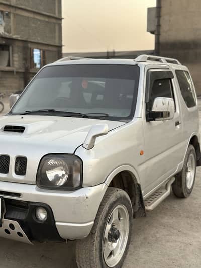 JImny 2000 model automatic.