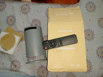 magcubic hy300 pro (Android ) 2 days used