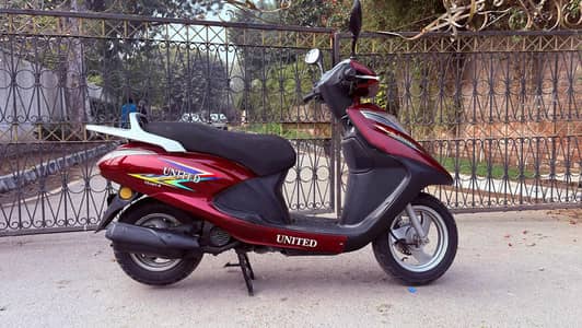 United Scooty 100 CC petrol totall new scooty 5500 km driven only