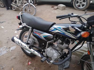 Black Honda 125