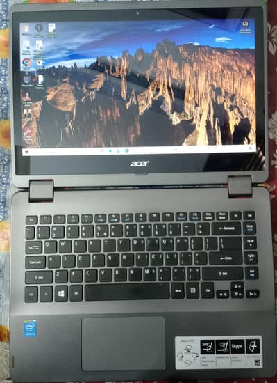 Accer Aspire R14 Touch screen excellent piece with  perfect Battery