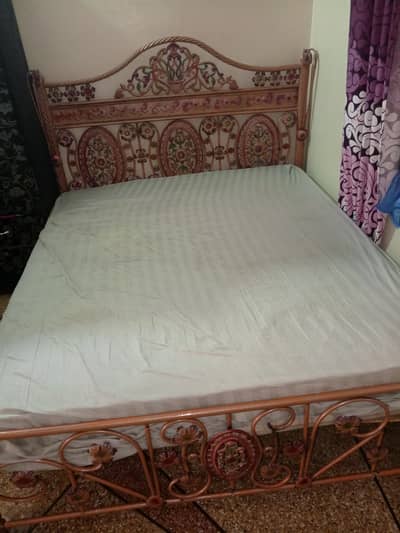 bed without mattress