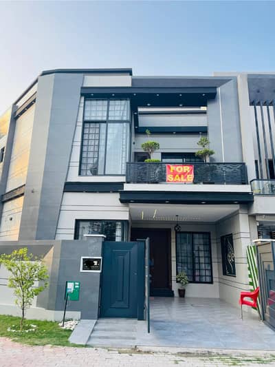 9 Marla Luxury House For Sale In Bharia Town Lahore