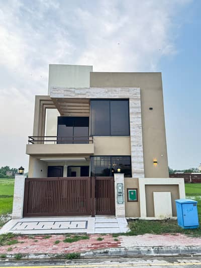 5 Marla Beautiful Modern House In Bahria Towna