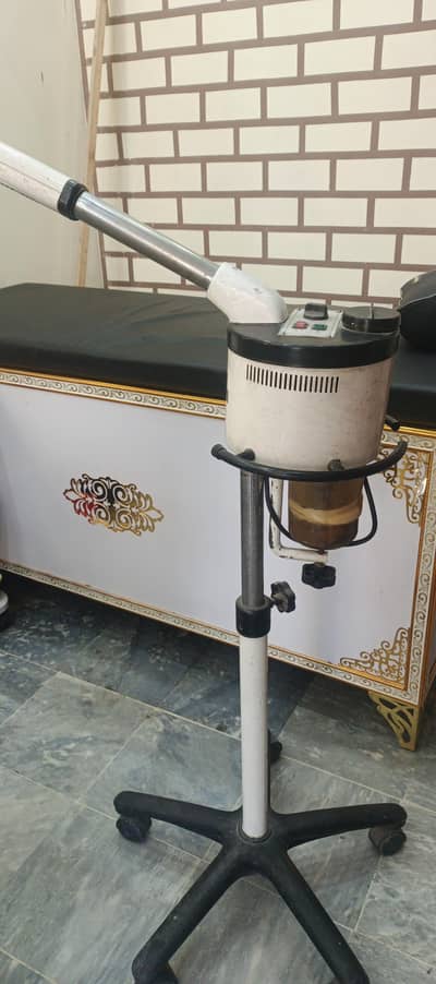 saloon accessories (face stimer. )