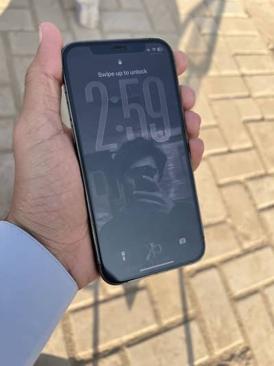 Iphone 12 pro Factory unlock