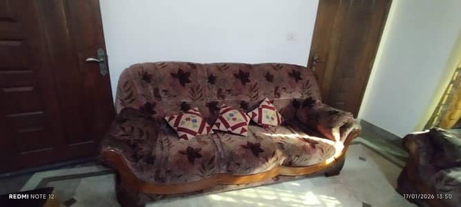 Beautiful Sofa set 3, 2 & 1 seat