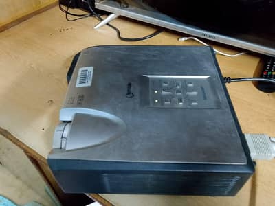 projector for sale VGA 12*12 screen full hd good result