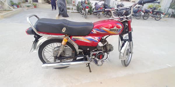 unique cd 70 for salee in good condition  not work required