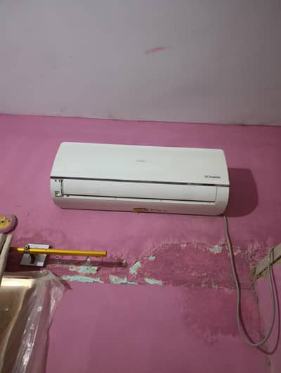 Used AC for sale needs a little repairing hoepfully of 5000 and its gd
