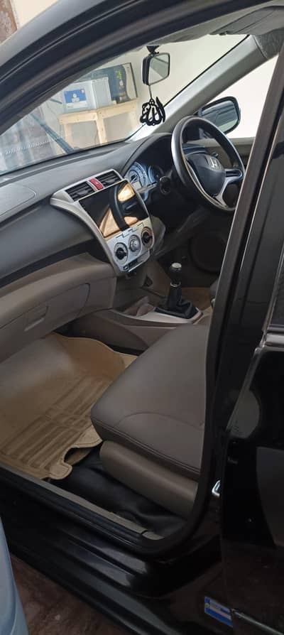 Honda city 2018 , 1.3 manual , black car